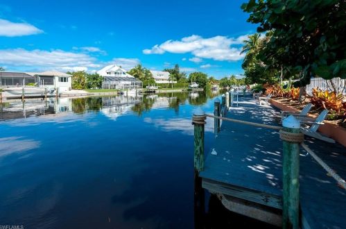 845 Gulf Dr, Sanibel FL  33957-7096 exterior