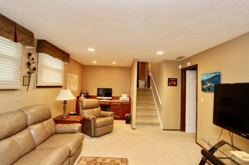 1030 Amboise Dr, Marion OH 43302-6614 exterior