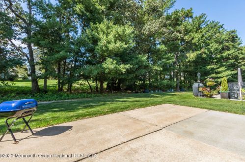 6 Springtide Rd, Lakewood NJ  08701-7510 exterior