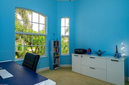 10218 Avonleigh Dr, Bonita Springs FL 34135-7059 exterior