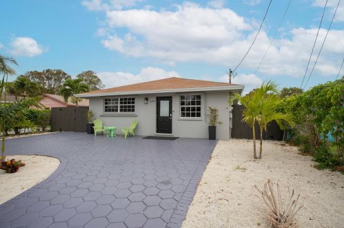 606 2nd Ave, Delray Beach, FL 33483-4404