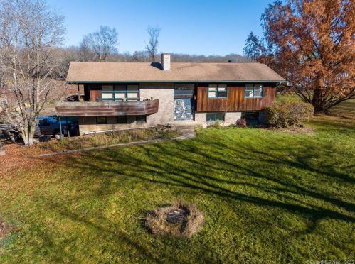 475 Parum Rd, Colchester, CT 06415-1938