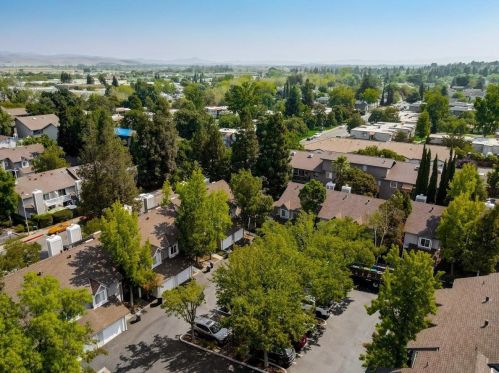 230 Birch Creek Dr, Pleasanton CA  94566-6781 exterior