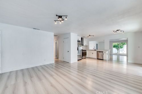 4747 Kaviland Ave, Fresno CA  93725-1716 exterior