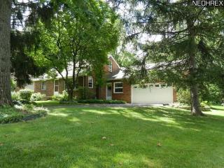 3045 Genoa Ave, Canton, OH 44706-3216