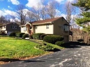 245 Dahlia Dr, Mahopac, NY 10541-3739