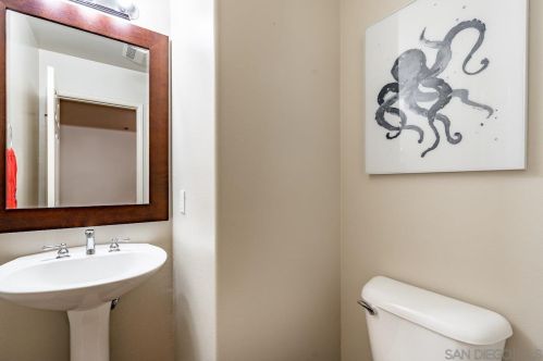 2813 Cyn Ave, San Diego CA 92123-5427 exterior