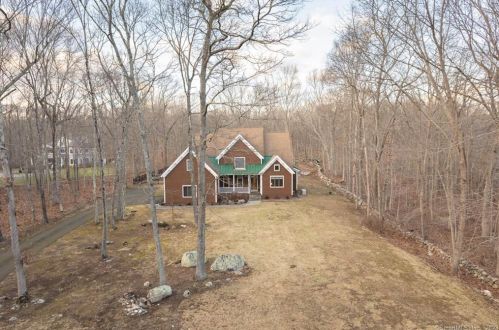 11 Maywood Dr, Lyme, CT 06371-1544