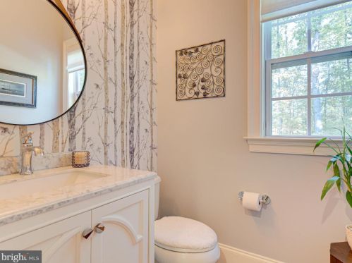 20500 Stone Fox Ct, Leesburg VA 20175-7223 exterior