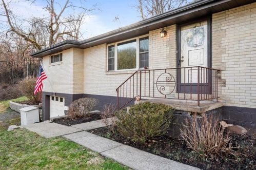 1016 Ardmore Manor Dr, Pittsburgh, PA 15221-4828