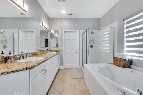 2726 Night Jasmine Dr, Simi Valley CA  93065-1545 exterior