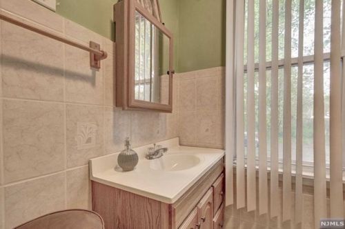 68 Eppirt St, East Orange NJ  07018-2505 exterior