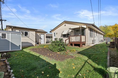 5515 Honey Crk Dr, Milwaukee WI 53221-4012 exterior