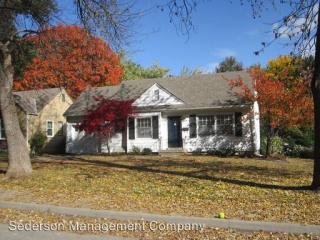 5445 Juniper Dr, Shawnee Mission KS  66205-2228 exterior