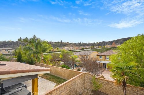 19920 Holly Dr, Santa Clarita CA  91350-3698 exterior