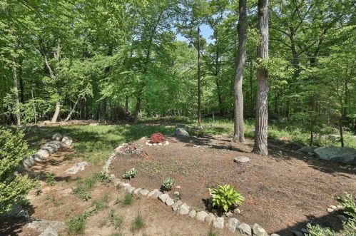 12 Fawn Hl Rd, Tuxedo Park NY  10987-3531 exterior