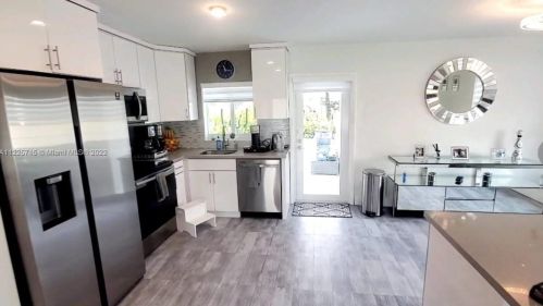 6900 3rd St, Hollywood FL  33023-1112 exterior