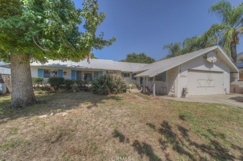 5204 Sierra Rd, San Bernardino, CA 92407-3239