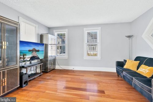 200 Delsea Dr, West Deptford NJ  08093-1221 exterior