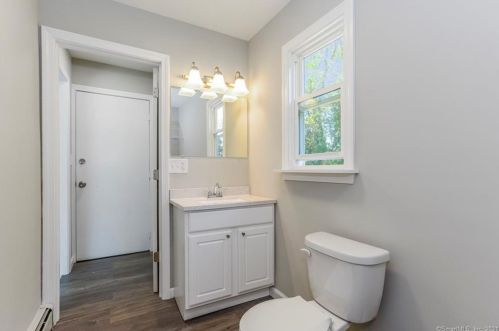 3 Marlin Dr, Waterford CT  06385-2605 exterior