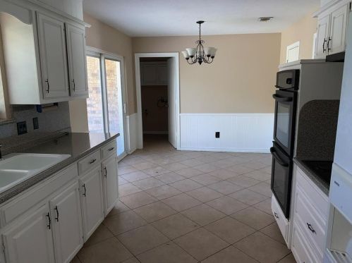 906 Edgefield Trl, Lewisville TX  75028-1305 exterior