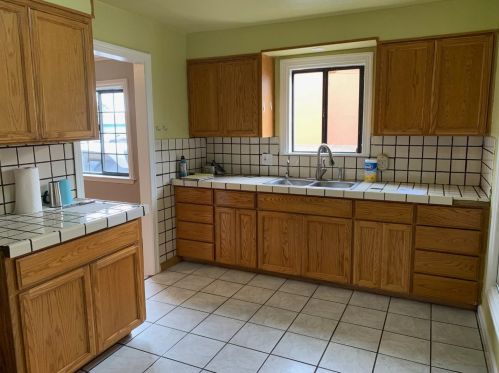 337 6th St, Greenfield, CA 93927-5111