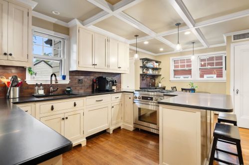 1960 Boulevard, Hartford, CT 06107-2808