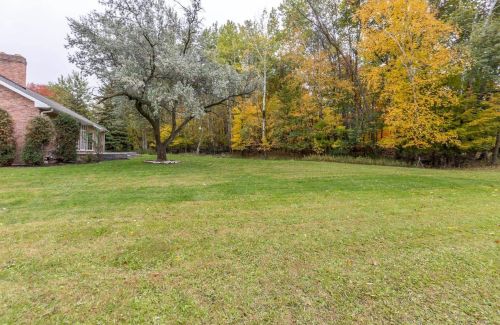 2432 Deerpath Dr, Green Bay, WI 54302-4338