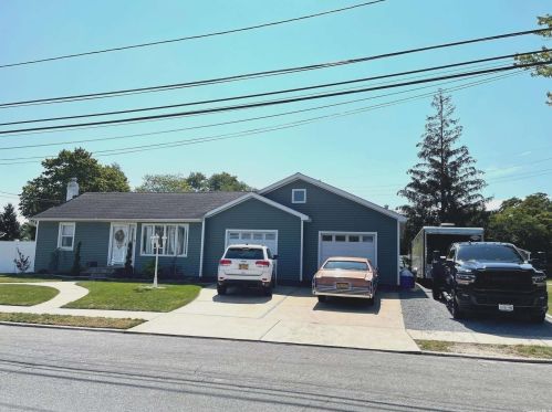 48 Leibrock Ave, North Lindenhurst, NY 11757-1824