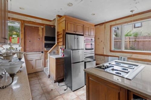 77 Vauxhall St, United States Coast Guard Ac CT  06320-5333 exterior