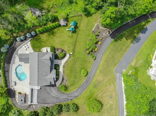 19 Gereg Glenn Rd, Brookfield Center, CT 06804-1054