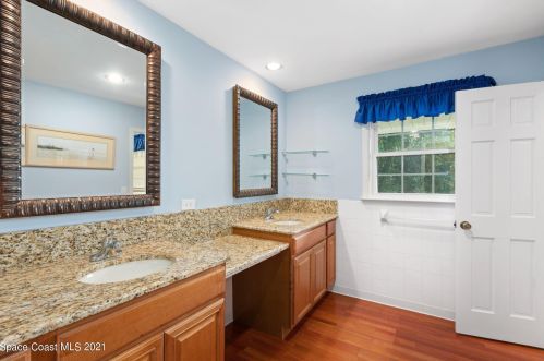 3616 Indian Riv Dr, Cocoa FL 32926-8705 exterior