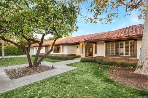 5242 Amestoy Ave, Van Nuys CA 91406-2112 exterior