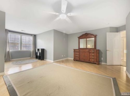 5 River Dell, Oakland NJ  07436-2302 exterior