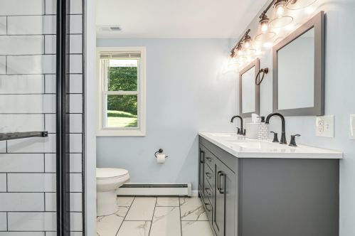 7 Cider Ln, Norwalk CT  06851-3413 exterior