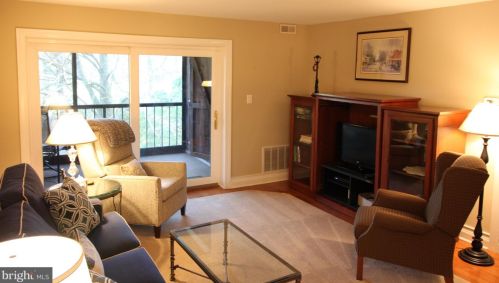 4702 Linden Knoll Dr, Wilmington, DE 19808-1719