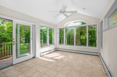 452 Elm St, Upper Stepney, CT 06468-2202