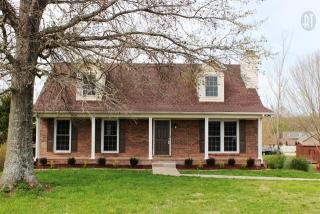 905 Tommy Oliver Rd, Clarksville, TN 37042-8806
