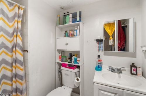 22 Godwin Ave, Paterson NJ  07501-1601 exterior