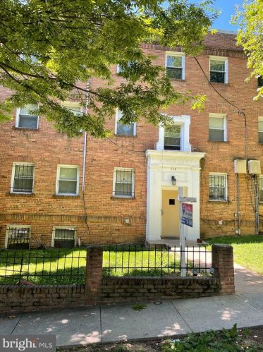 114 Danbury St, Washington, DC 20032-2223