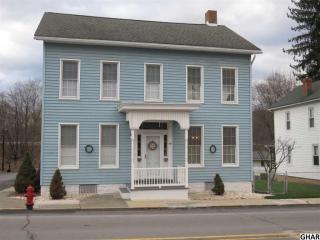 25 Market St, Eshcol, PA 17062-9572