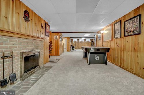 19 Columbia Dr, Camp Hill PA  17011-7636 exterior