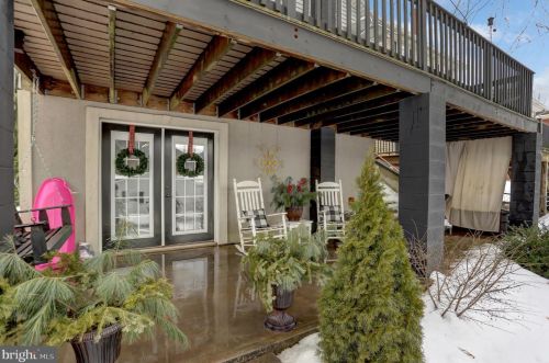 823 Main St, Lykens, PA 17048-1414