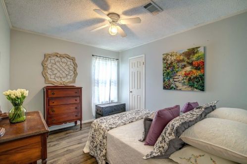 9805 Lafayette Dr, Greenville TX  75402-3728 exterior