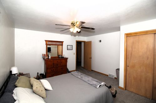 2524 63, Milwaukee WI 53219-2627 exterior