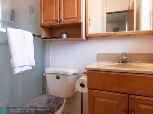 934 72nd St, Hialeah FL  33014-5226 exterior