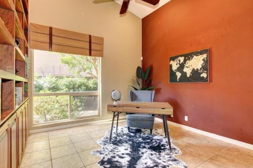 1000 Souza Dr, Folsom CA  95762-7550 exterior