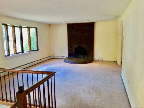 20 Harvest Ln, Windsor CT  06095-1635 exterior