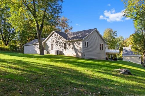 36 Whittaker Ln, Groton, CT 06340-2486