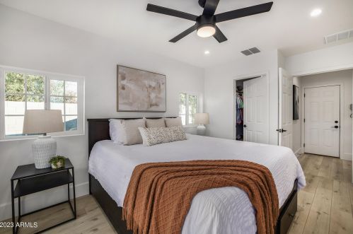 724 Cactus Wren Dr, Phoenix AZ  85021-8626 exterior